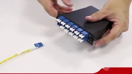 12 Fibers MTP to LC Cassette with Zirconia Ceramic Sleeves and Aluminium Body for Type A Polarity